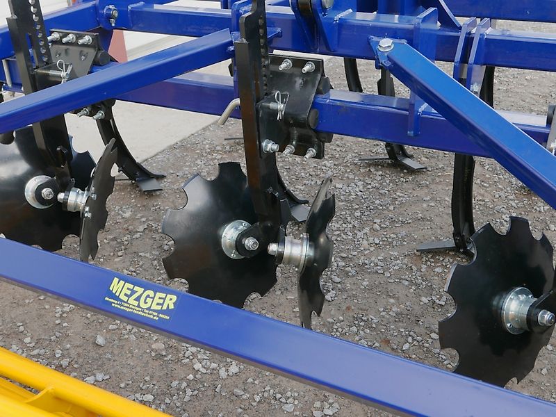 MezTec MG300 Plus, Mulchgrubber, vgl. Pöttinger SYNKRO