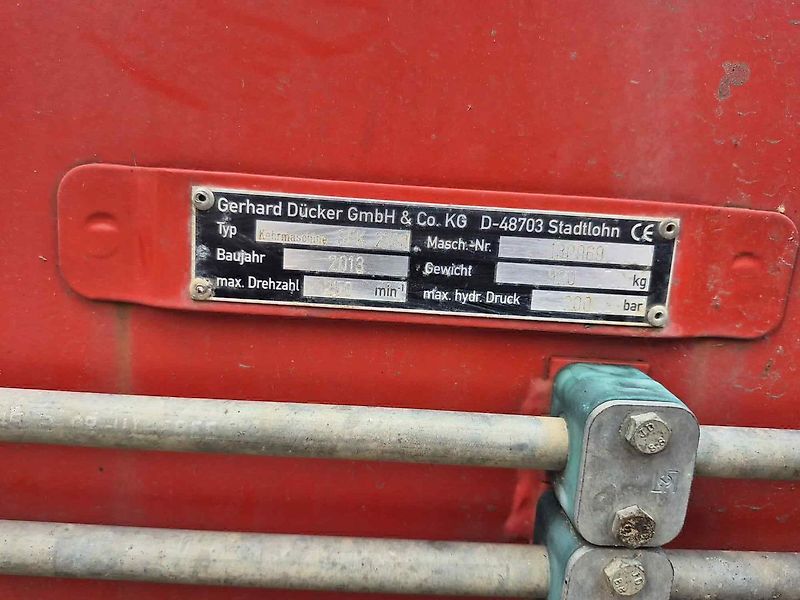 Dücker SFK 2700 - Profi Kehrmaschine 700mm Besen - beidseitiger hydr. Antrieb + Aufkratzleiste