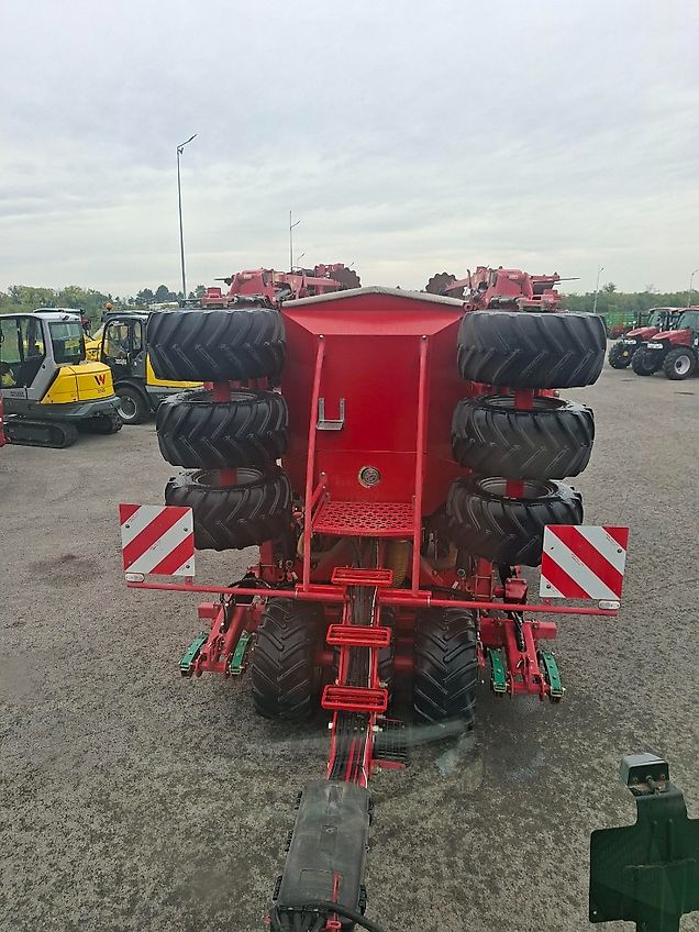 Kverneland Seeder KVERNELAND U DRILL 6M