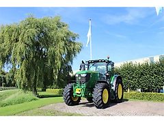 John Deere 6215R