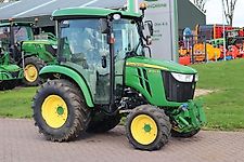John Deere 3046R TRACTOR
