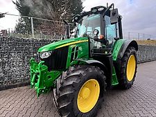 John Deere 6120M