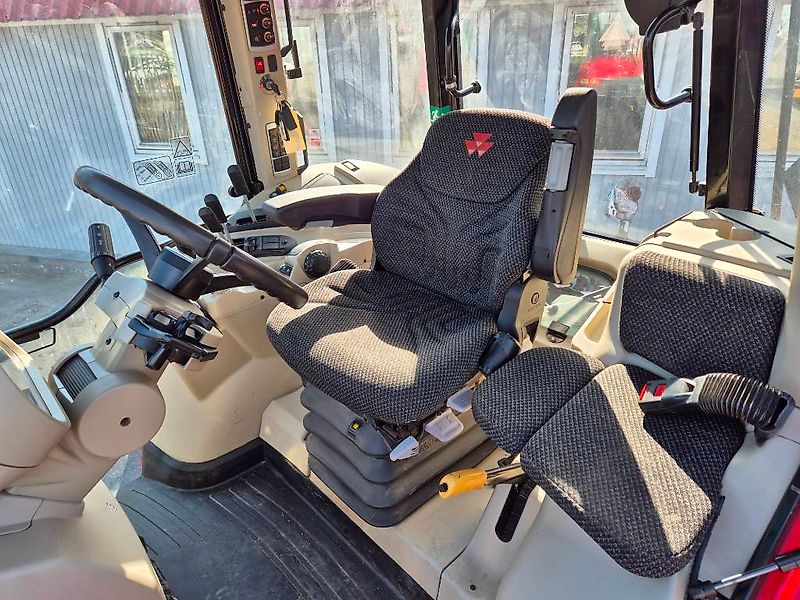 Massey Ferguson 5710S