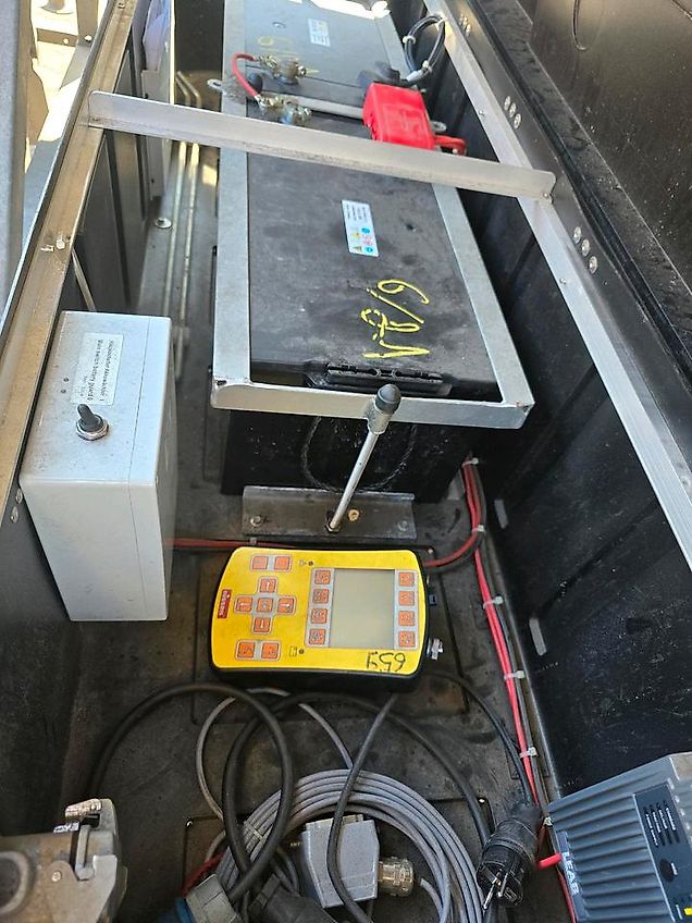 Nissen VLT Rot-Weiß 2017 LED Verkehrsleitanhänger Verkehrsleittafel Verkehrssicherungsanhänger Absperrtafel VWT Horizont Funkwarnmeldeanlage