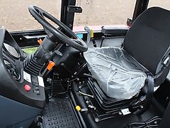 Belarus MTS 920 Preiswerter Universaltraktor Allrad 81 PS Einleiterbremse