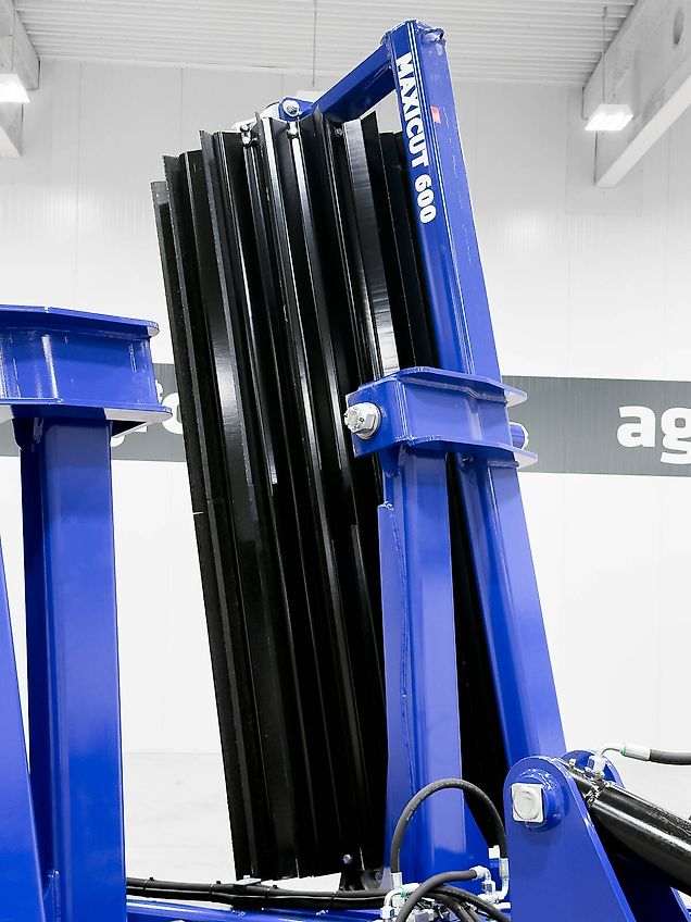 DALBO MaxiCut 600 61 cm roller, 90 knives, 5,8 m wide, hydraulic folding frame, Made in Denmark