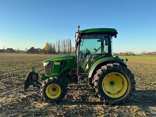 John Deere 4049R