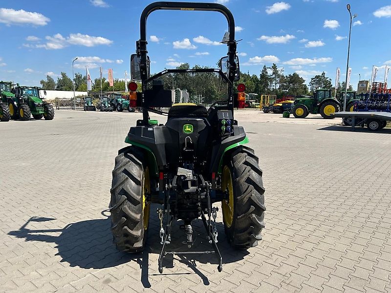 John Deere 3038E