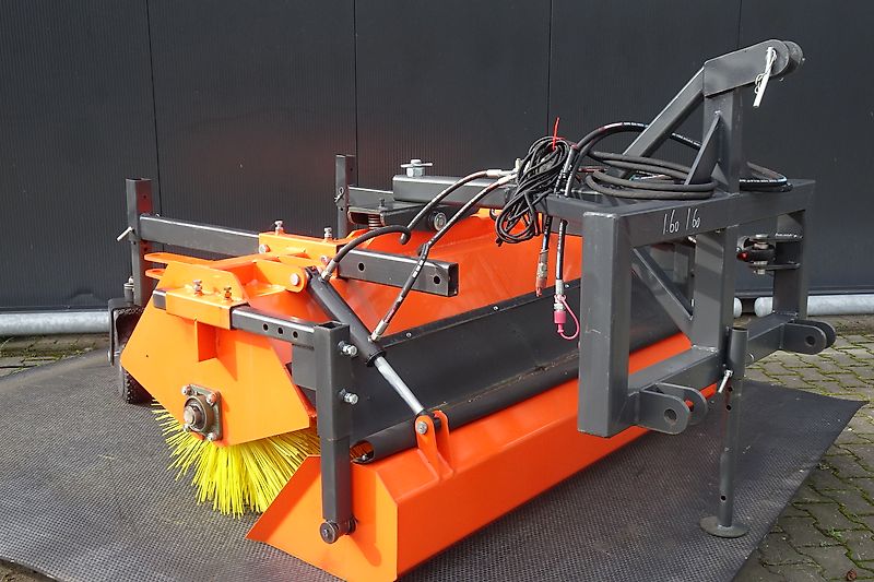 Hofstede veegmachine borstel diameter 60cm omkeerbaar. trekker model grote loopwielen