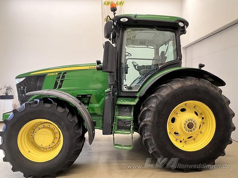 John Deere 7230R