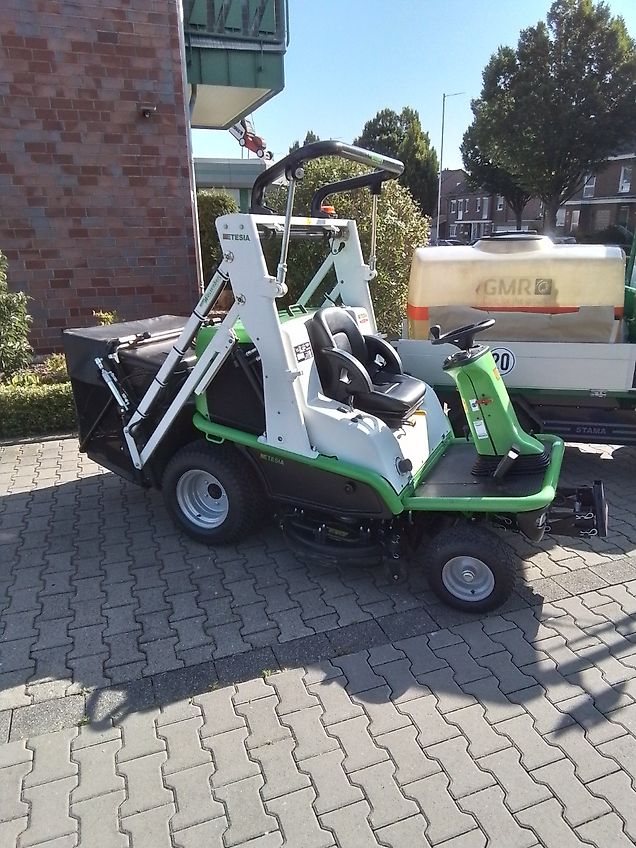 Etesia Hydro 124D