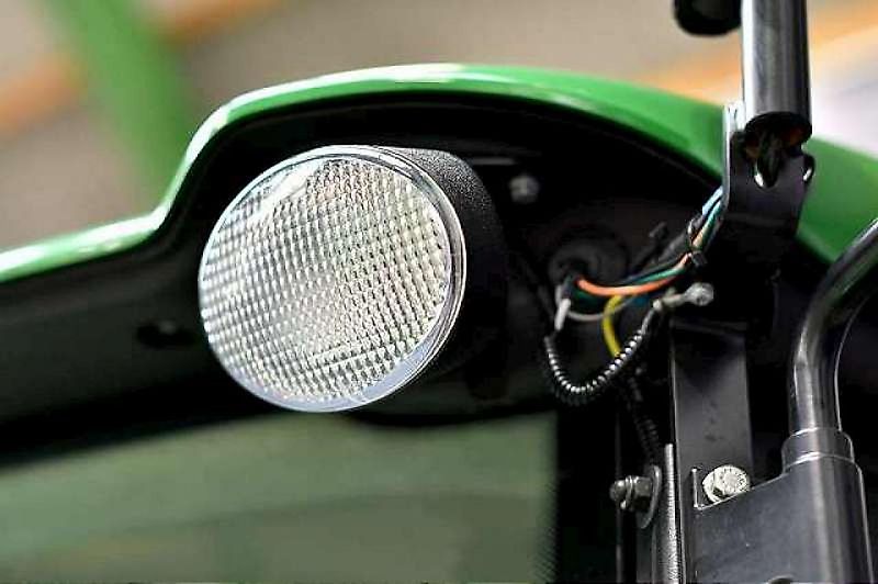 John Deere 4052R TRAKTOR