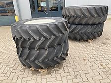 Mitas 540/65R30 und 650/65R42 vom T7.225