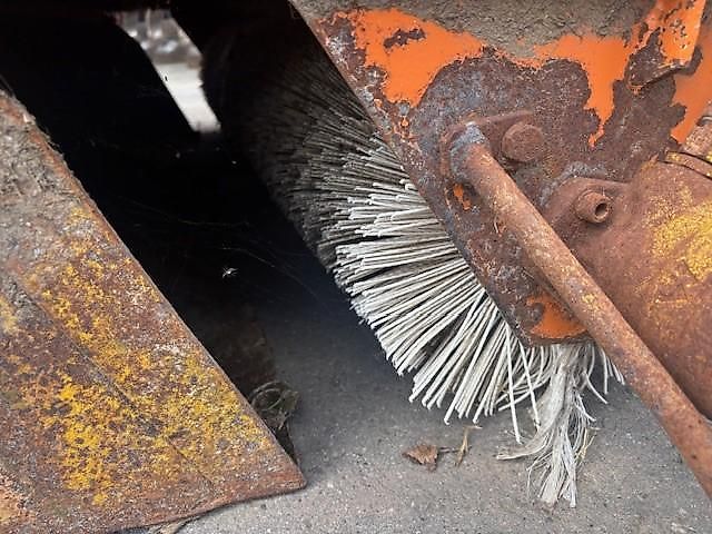 Bema Kehrmaschine mit Wanne