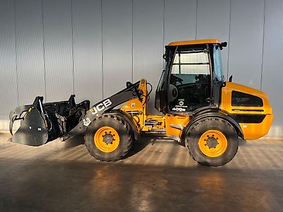 JCB 409 Agri