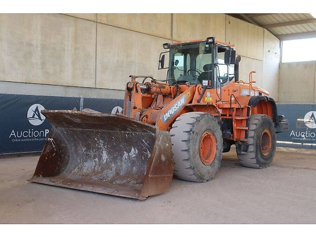 Doosan DL300