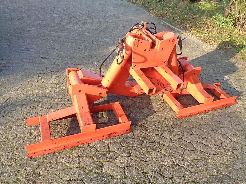 Howard Hersteller Howard Rotavator GmbH Howard Klappbock Modell Klapprahmen RA 600 HY-L Serien NR 301198002 Hydraulischer Klapprahmen für bis zu 6m breite Anbaugeräte Hackrahmen 6m Hydr