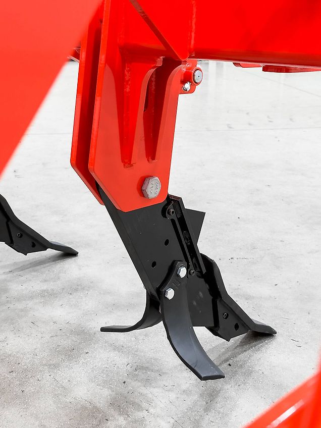 Gaspardo Attila 300/7 3 m subsoiler, 50 cm working depth, 7 loosening blades, hydraulic double tine cultivator