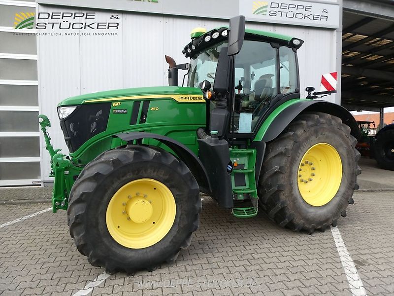 John Deere 6R 250