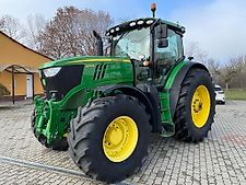 John Deere 6215R