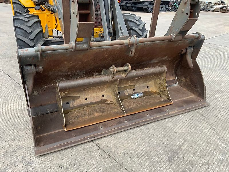 Volvo BL71 Wheeled Digger (ST23718)