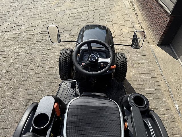 Solis 26 HST minitractor NIEUW BLACK EDITION hoge gazonbanden