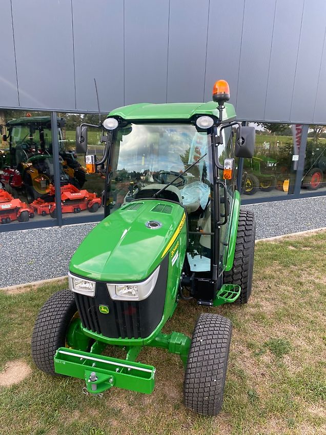 John Deere 3046 R