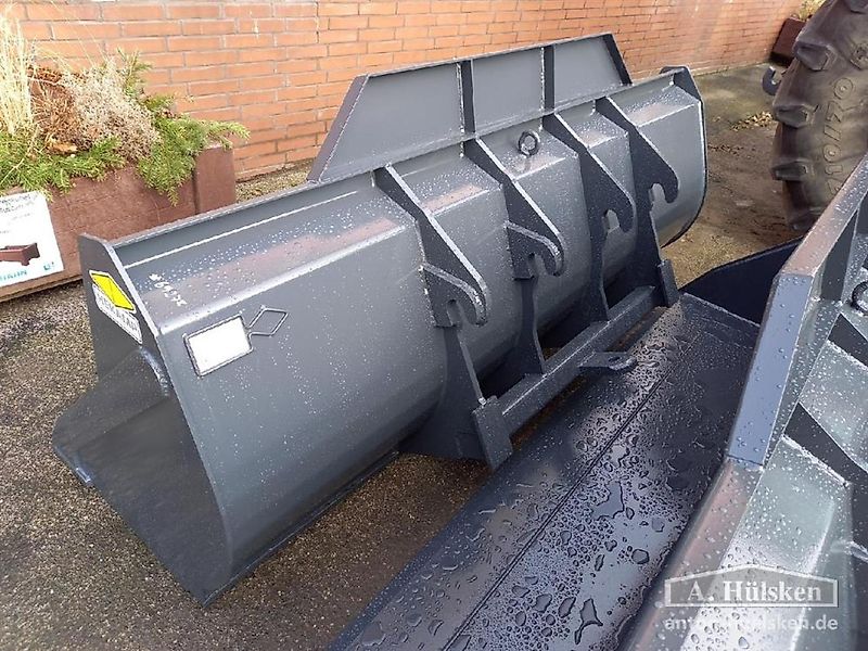 Hekamp Erdschaufel 240 x 80 x 80 cm f. Merlo ZM2 Aufnahme