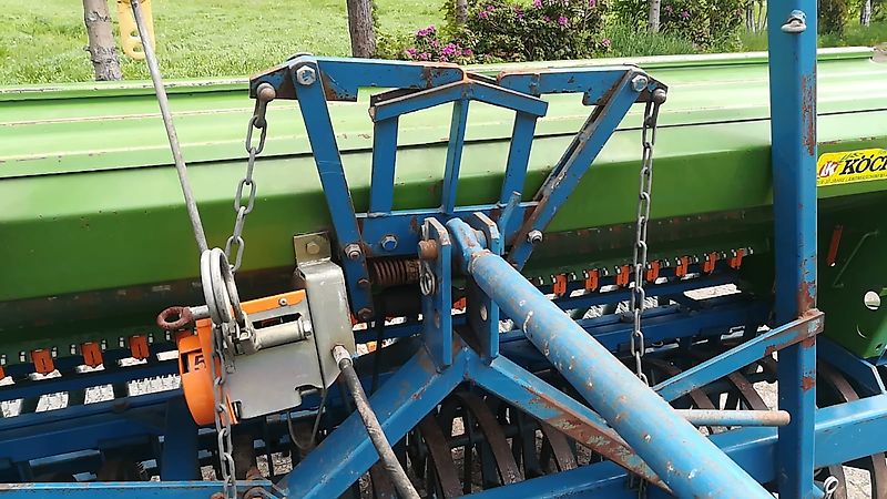 Köckerling Köckerling 250cm Drillkombi 21 Reihen Vorbaufederzinkengruber Amazone Drille mit Fahrgassenschaltung Glatte Pakerringe zur Saatbeetbereitung Exaktstreigel zur Saateinarbeitung