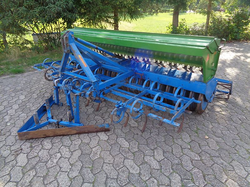 Köckerling Drillpaker 3m mit gefederten Kultivatorzinken Planierschiene &Krümmlerwalze 3m