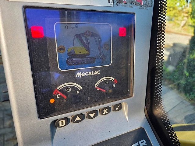 Mecalac 8 MCR