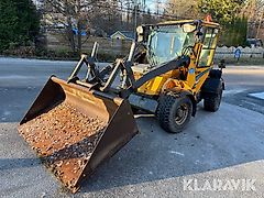 Redskapsbärare Wiile 455b med skopa & sandspridare