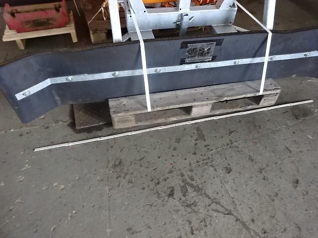 Futterschieber 2,2 Meter - Anbau Dreipunkt und Euro SW- und Palettengabelaufnahme Futterschieber- Gummischieber -2,2 M - Euro Schnellwechsel und Dreiunktanbau- Palettengabelaufnahme