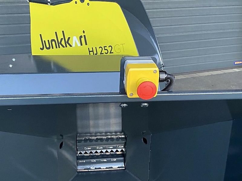 Junkkari Holzschredder Holzhäcksler Holzhacker Buschholzhacker Ha