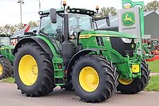 John Deere 6R 215 TRAKTOR