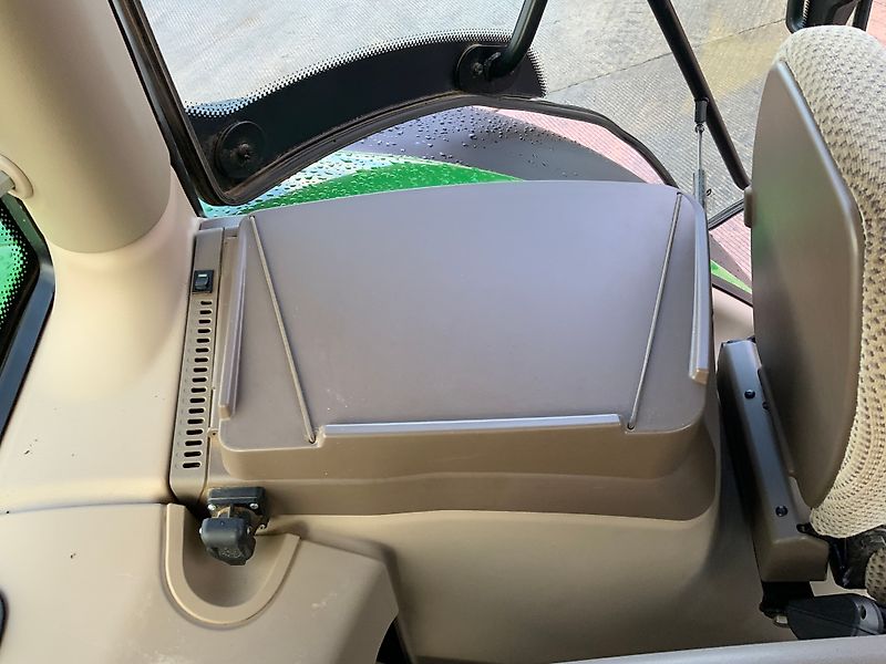 John Deere 6215R Tractor (ST24923)