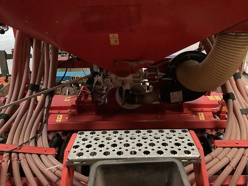 Kverneland NG 301 + Accord Drillmaschine S Pro 3m-24 CX