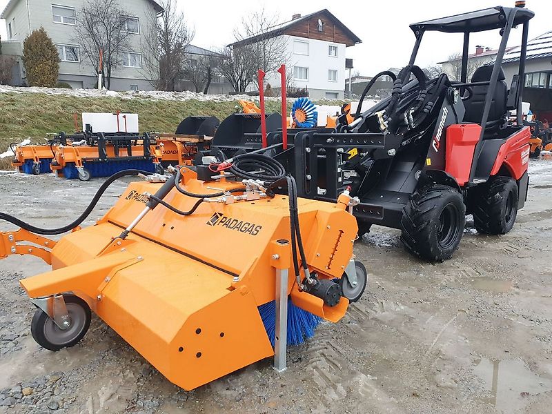 PADAGAS FOX H Kehrmaschine Hoflader Radlader Traktor