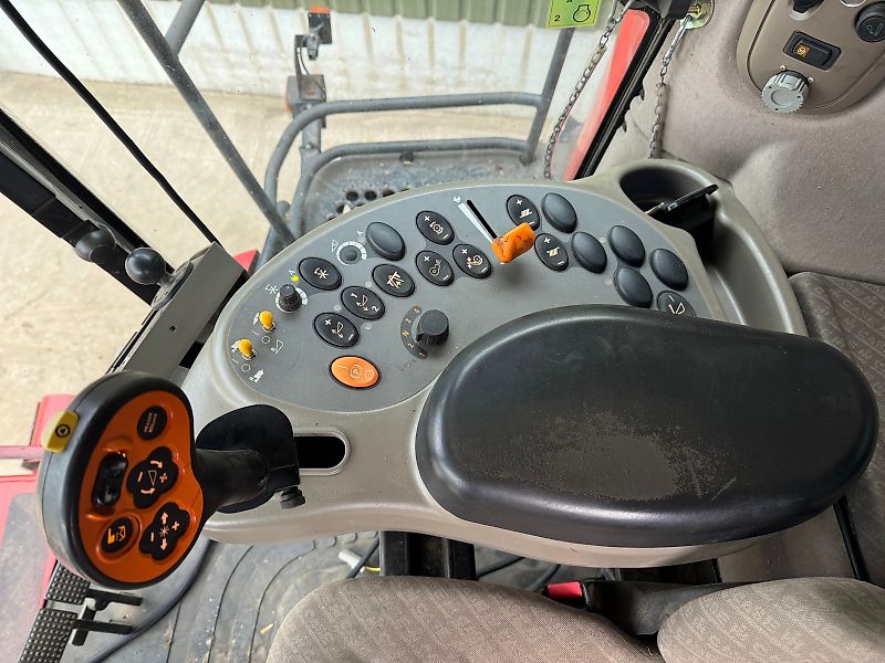 Case Axial Flow AFX 8010 c/w 30ft Header