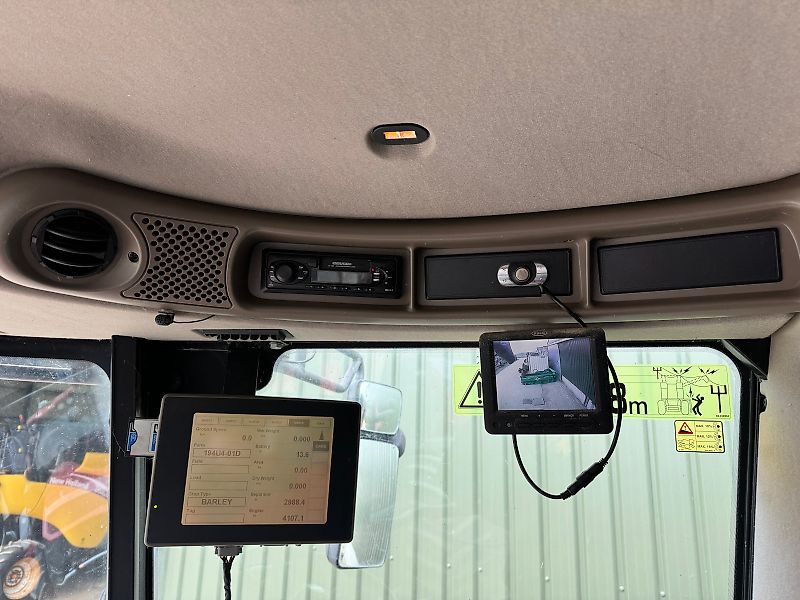 Case Axial Flow AFX 8010 c/w 30ft Header