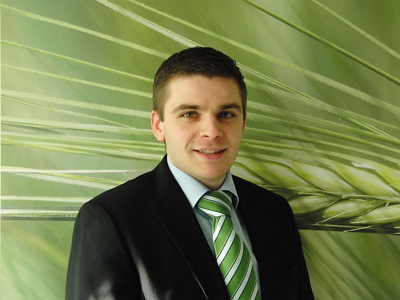 Kontakt Herr Hermann Bangert